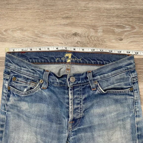 7 For All Mankind Boy Cut Faded Blue Jeans Size 26 - Picture 5 of 12